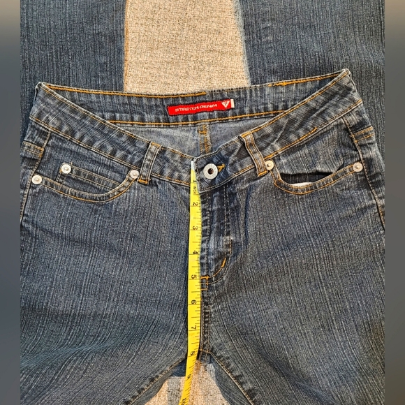 Guess Jeans - Picture 2 of 4